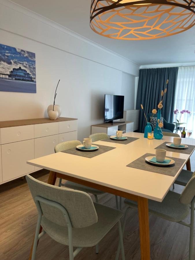 Double View Apartment บลังเคนเบอร์เก ภายนอก รูปภาพ